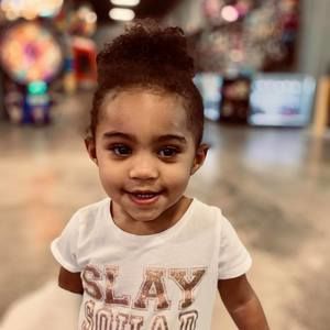 Meet your Posher, Zahra